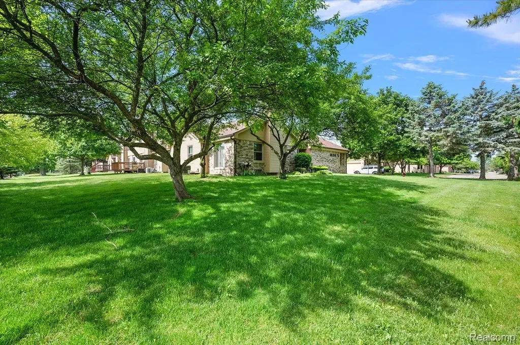 2303 Heritage Pointe Drive Sterling Heights City MI 48314