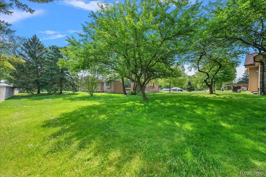 2303 Heritage Pointe Drive Sterling Heights City MI 48314