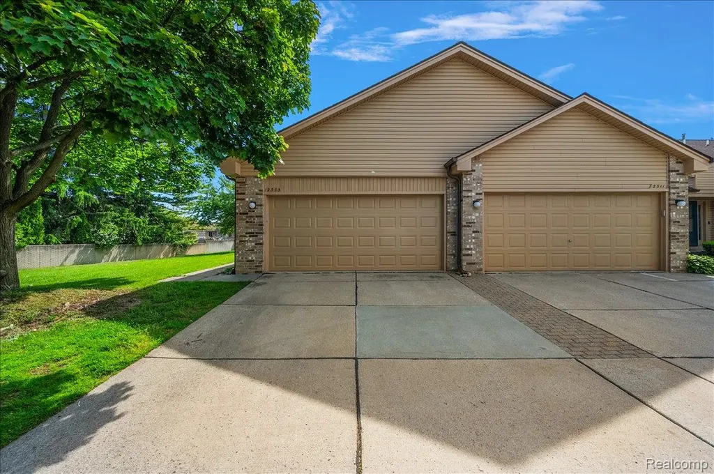 2303 Heritage Pointe Drive Sterling Heights City MI 48314