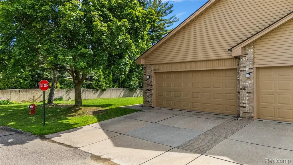 2303 Heritage Pointe Drive Sterling Heights City MI 48314