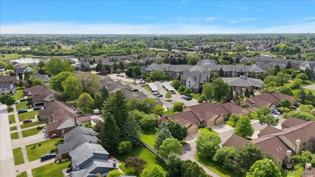 2303 Heritage Pointe Drive Sterling Heights City MI 48314