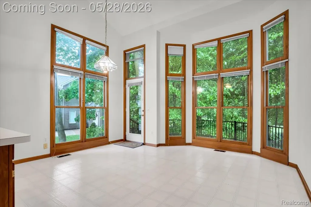 28335 Golf Pointe Boulevard Farmington Hills City MI 48331