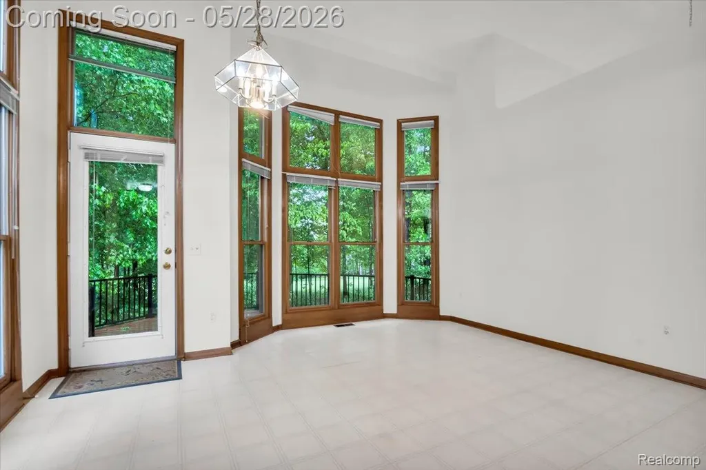 28335 Golf Pointe Boulevard Farmington Hills City MI 48331