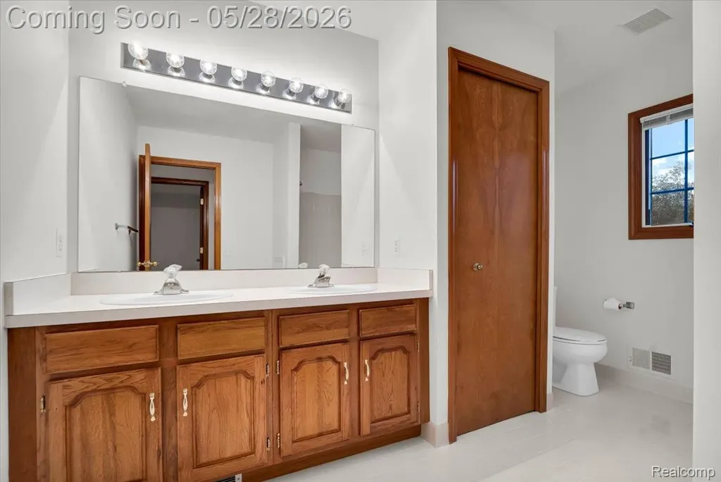 28335 Golf Pointe Boulevard Farmington Hills City MI 48331