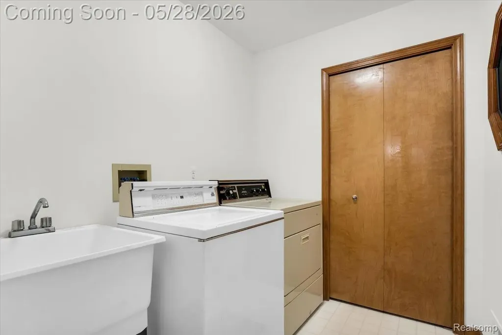 28335 Golf Pointe Boulevard Farmington Hills City MI 48331