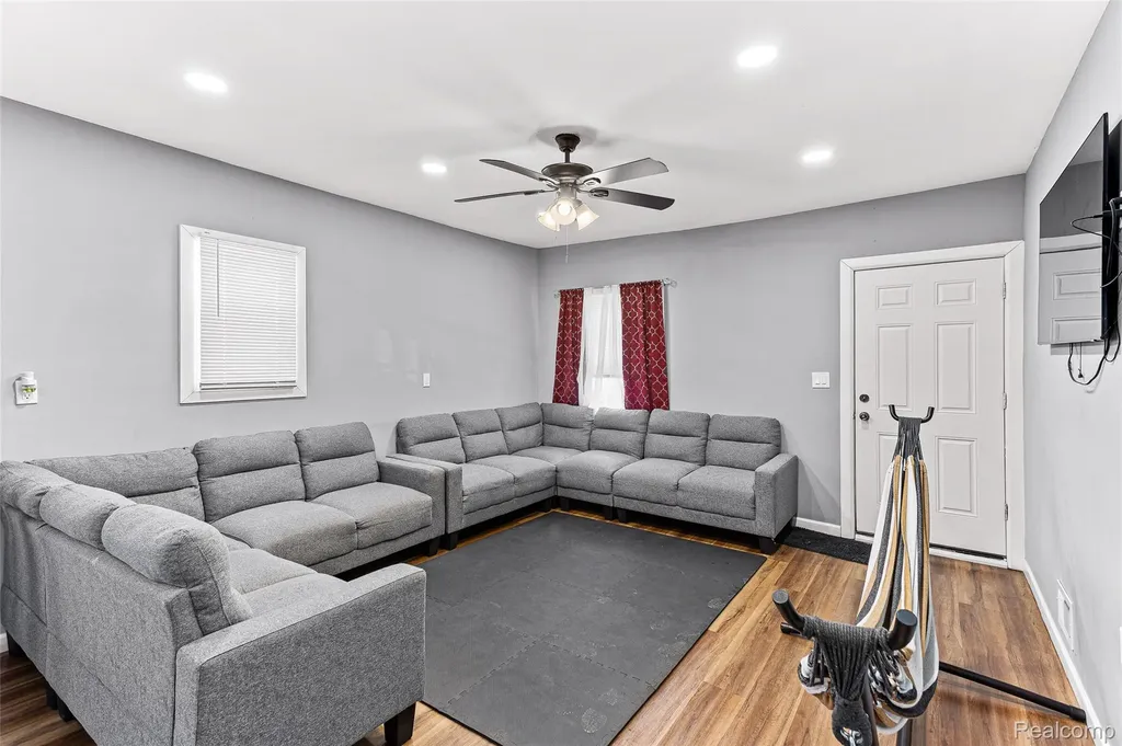 9365 Quincy Street Detroit City MI 48204