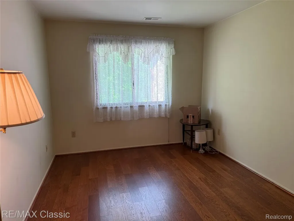 7806 Manor Circle Westland City MI 48185