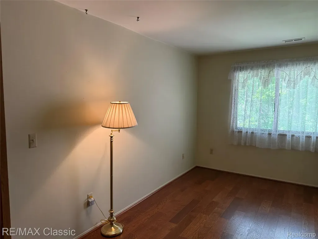 7806 Manor Circle Westland City MI 48185