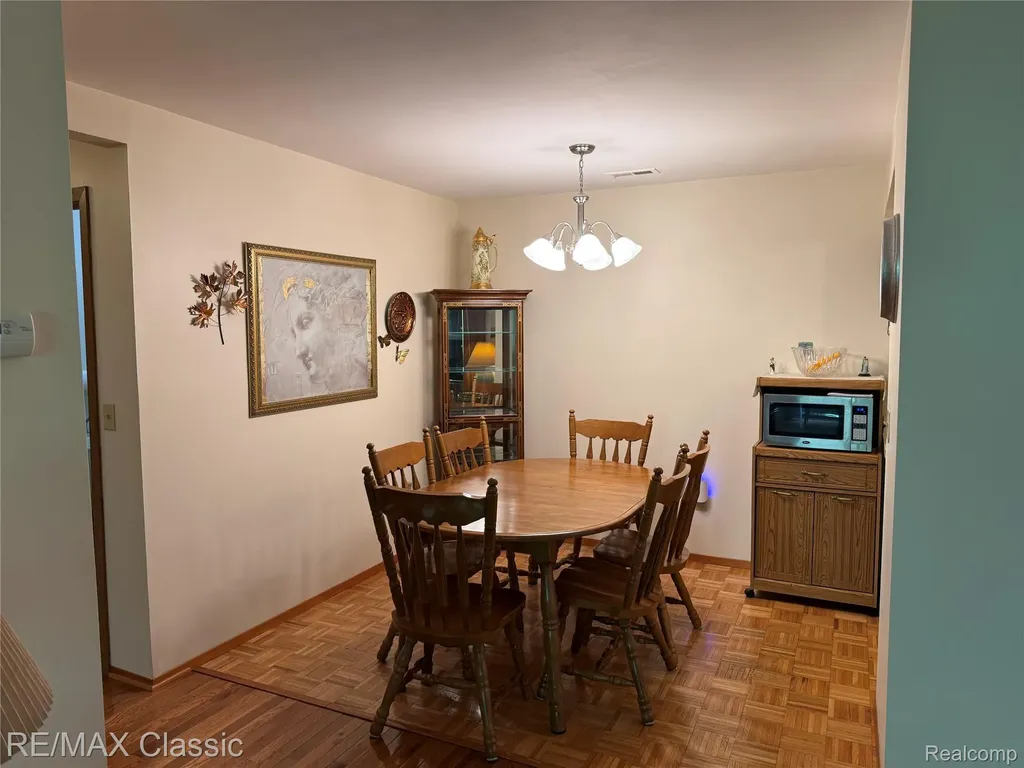 7806 Manor Circle Westland City MI 48185