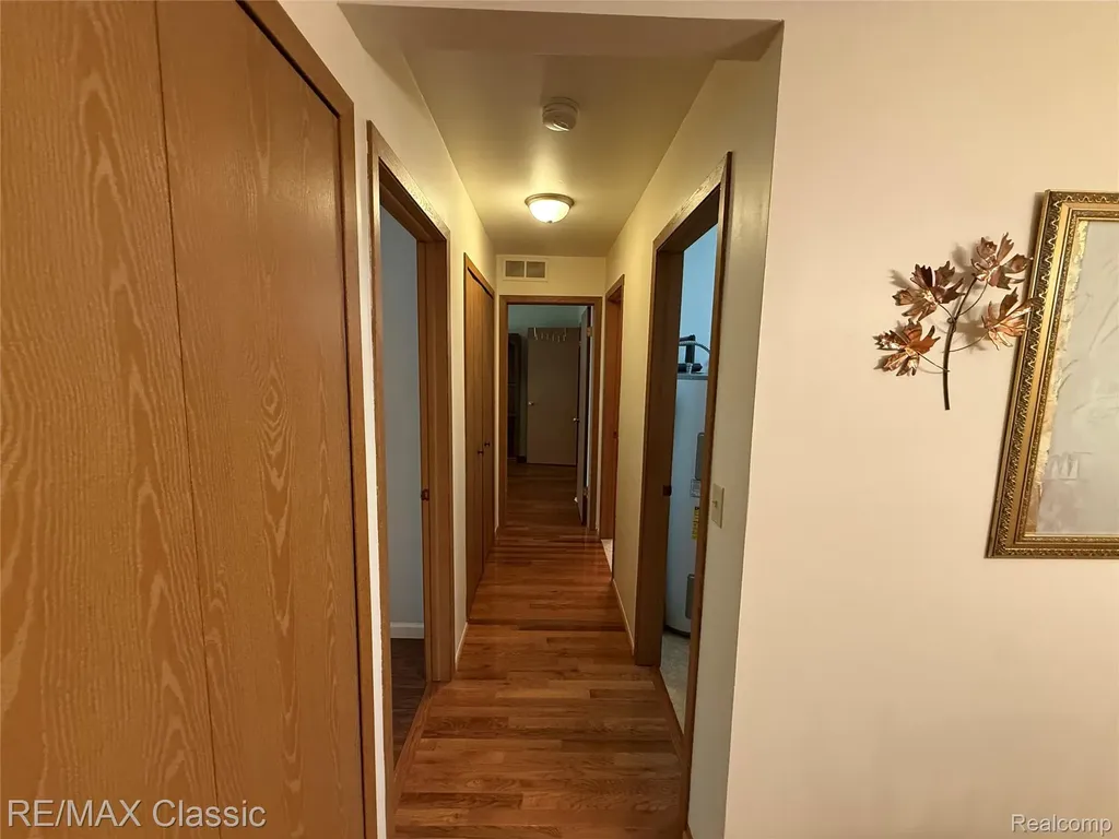 7806 Manor Circle Westland City MI 48185