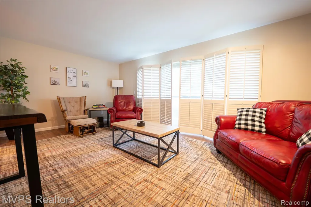 804 S Oak Brook Ridge Drive Rochester Hills City MI 48307