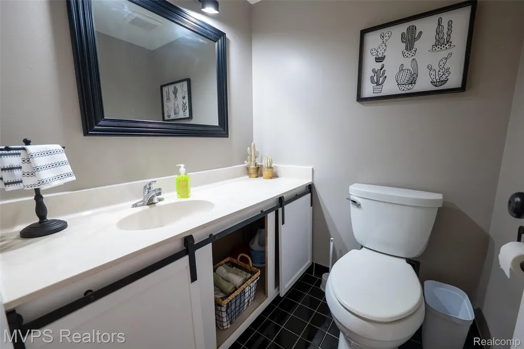 804 S Oak Brook Ridge Drive Rochester Hills City MI 48307