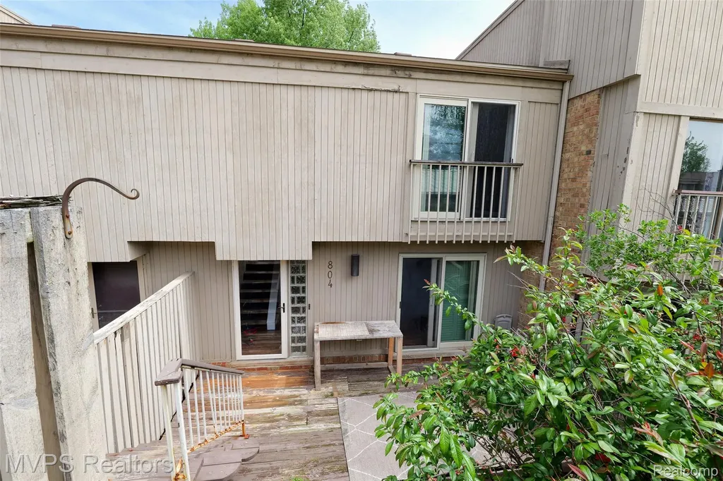 804 S Oak Brook Ridge Drive Rochester Hills City MI 48307