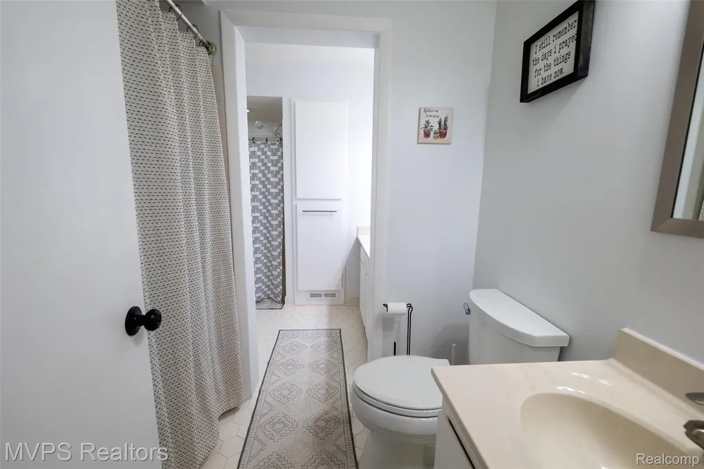 804 S Oak Brook Ridge Drive Rochester Hills City MI 48307