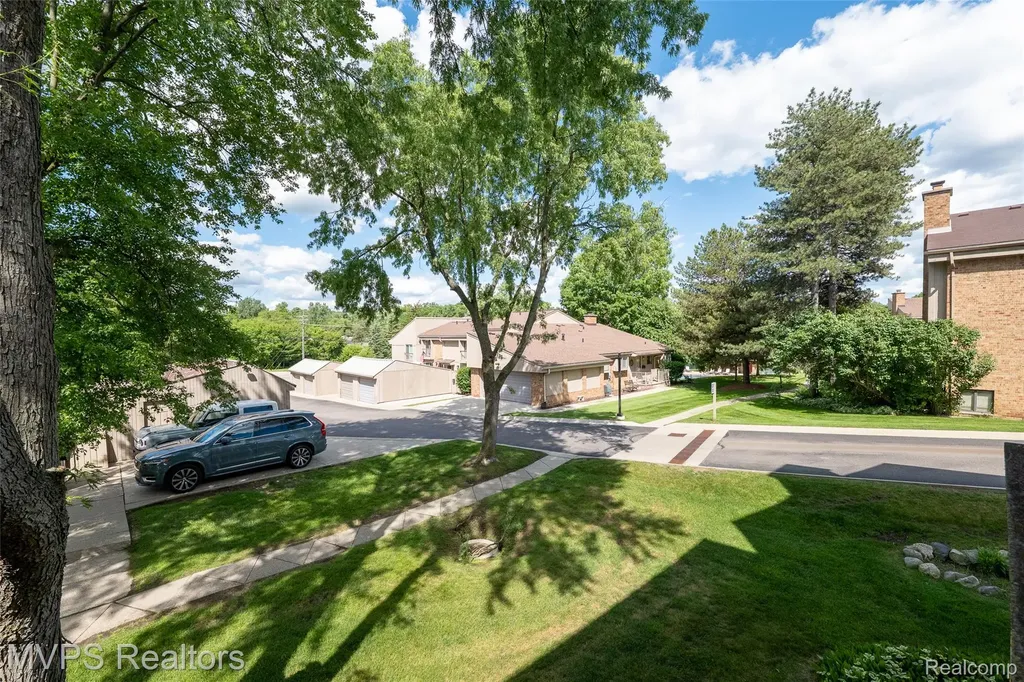 804 S Oak Brook Ridge Drive Rochester Hills City MI 48307