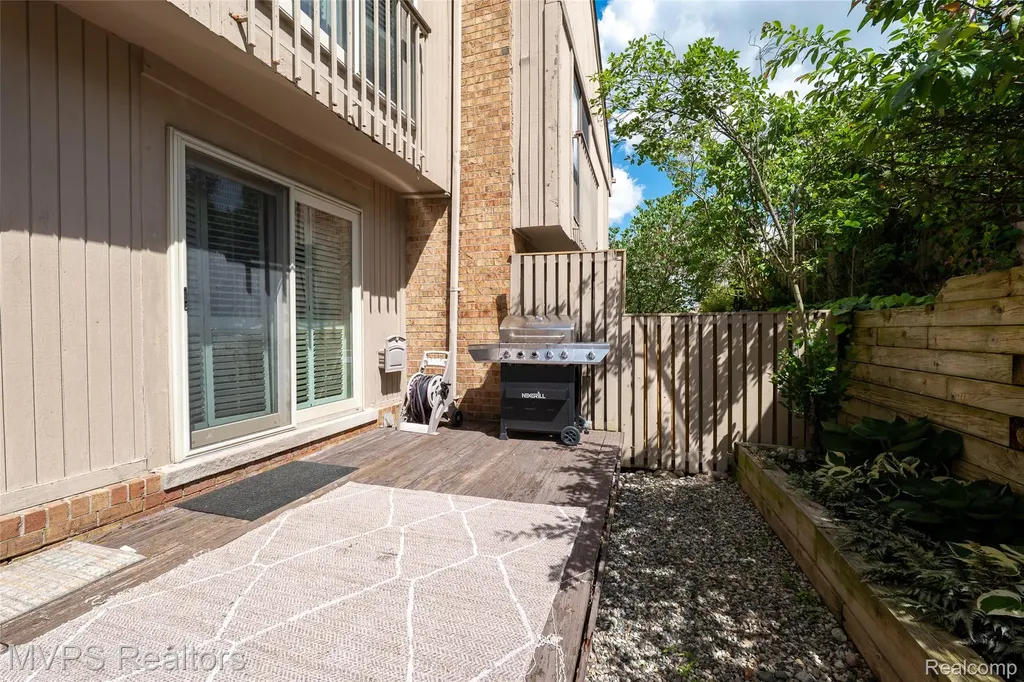 804 S Oak Brook Ridge Drive Rochester Hills City MI 48307