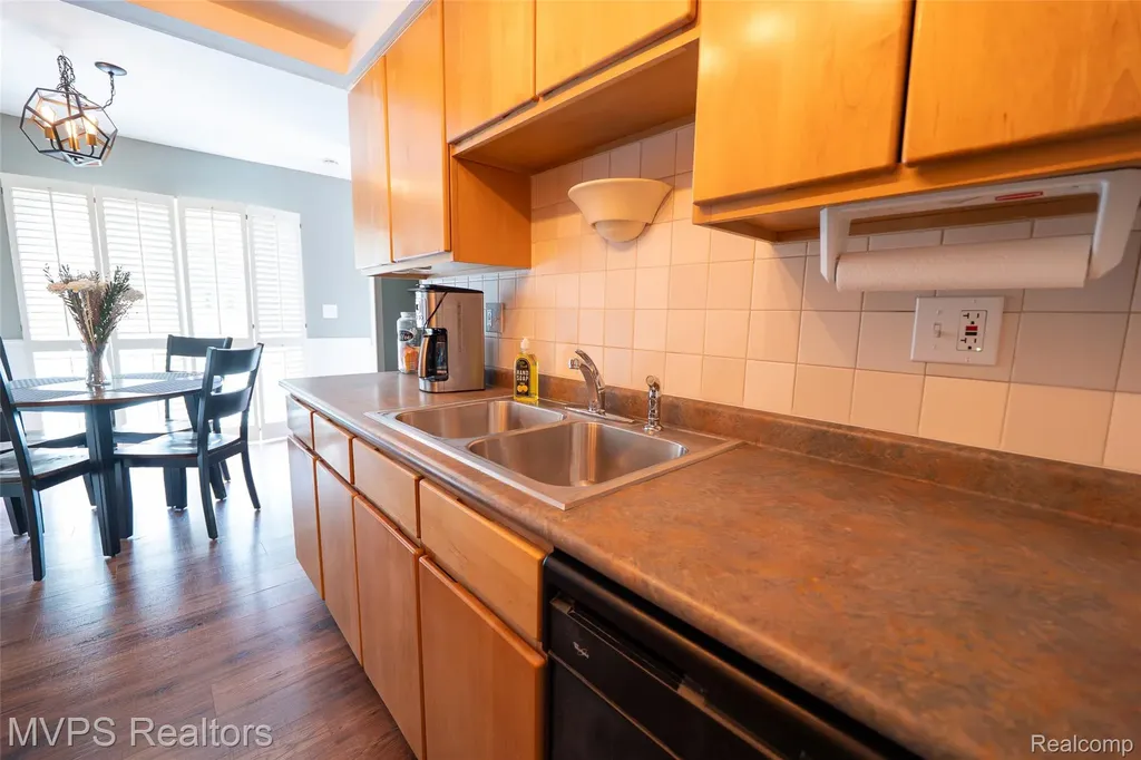 804 S Oak Brook Ridge Drive Rochester Hills City MI 48307