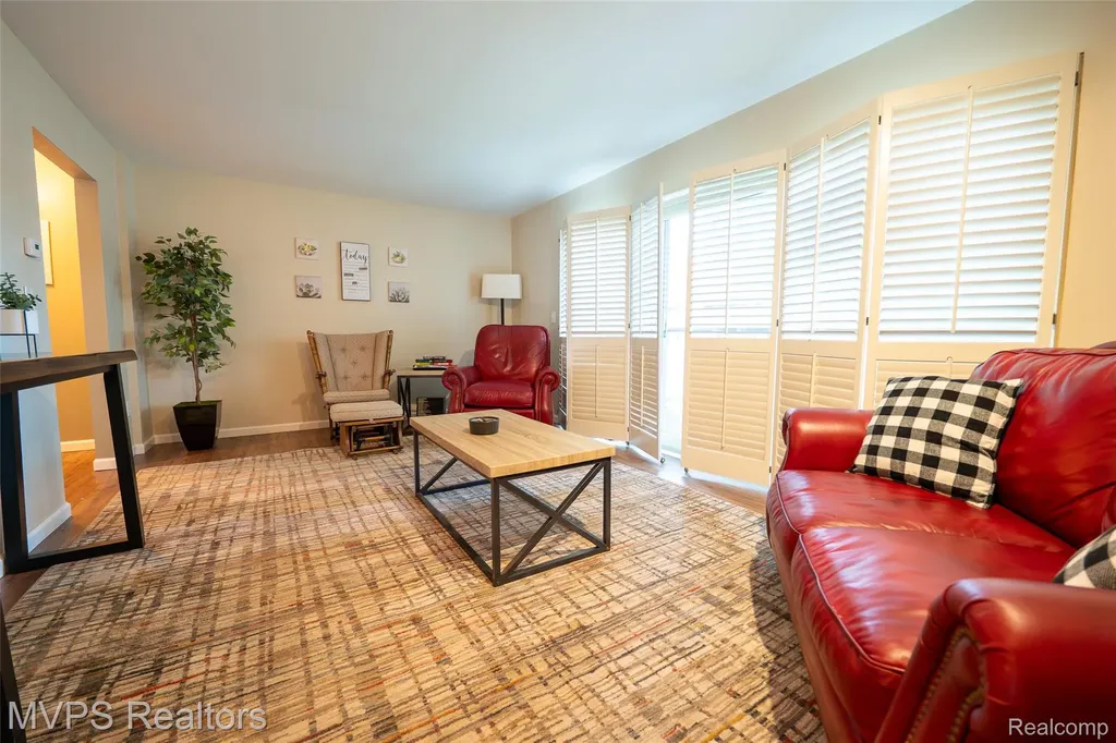 804 S Oak Brook Ridge Drive Rochester Hills City MI 48307