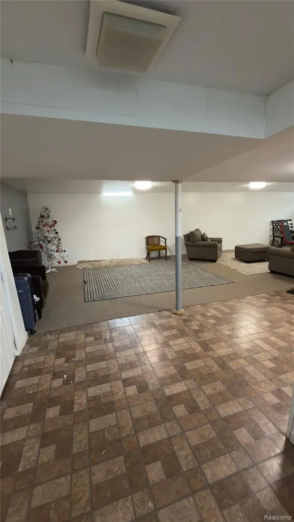 24104 Hass Street Dearborn Heights City MI 48127