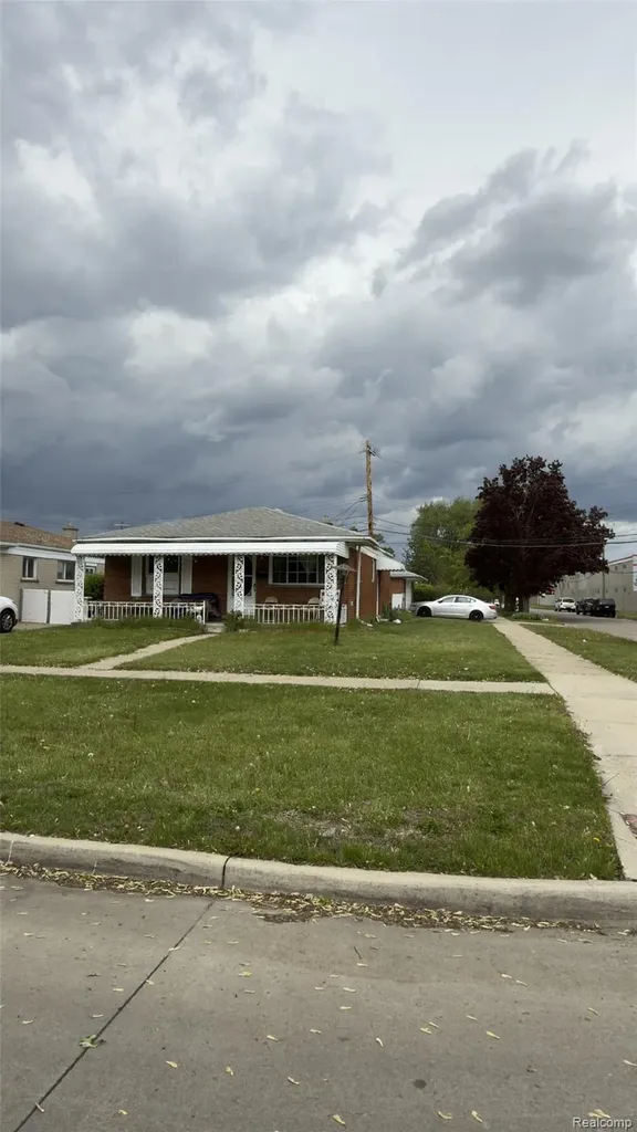 24104 Hass Street Dearborn Heights City MI 48127