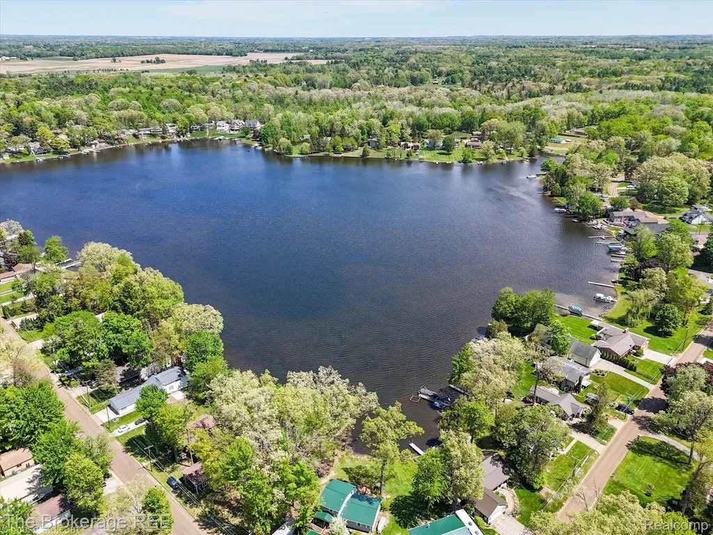 293 Hickory Place Drive Deerfield Township MI 48421