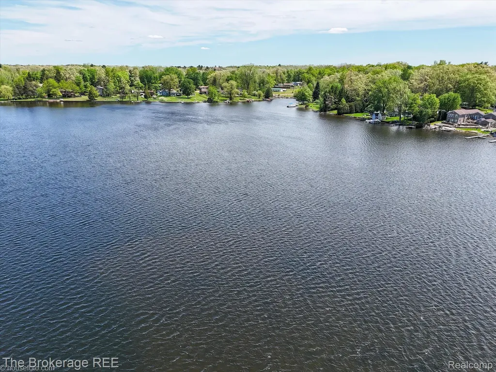 293 Hickory Place Drive Deerfield Township MI 48421