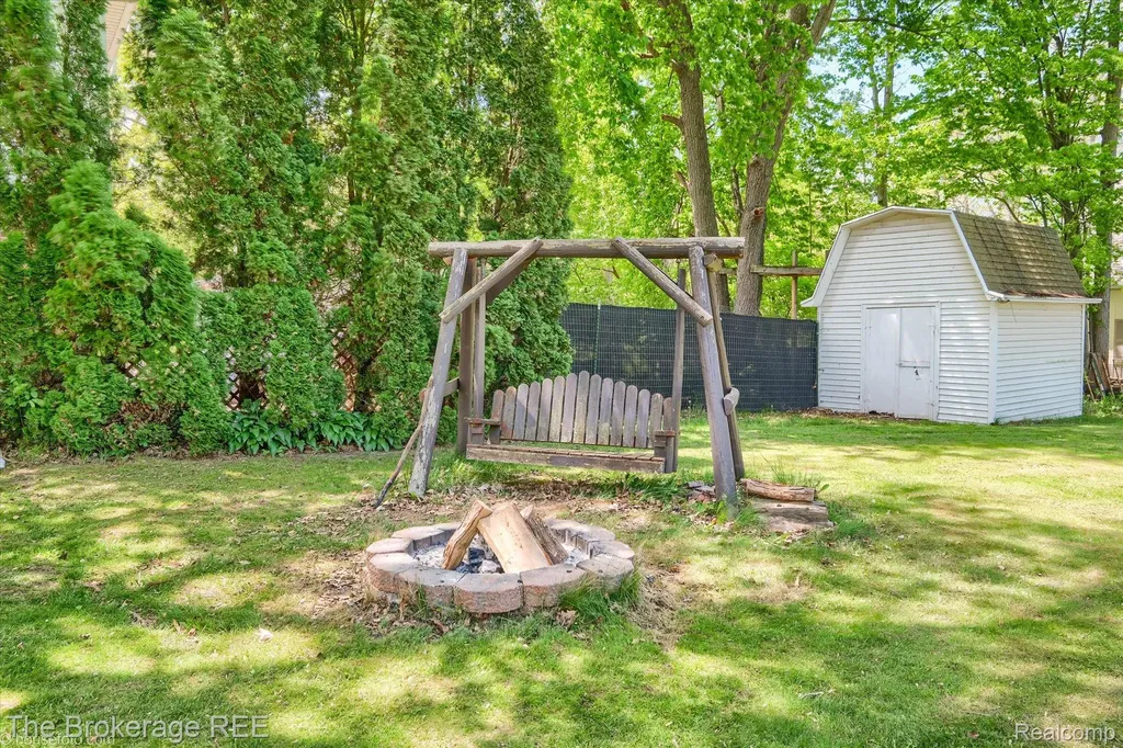 293 Hickory Place Drive Deerfield Township MI 48421