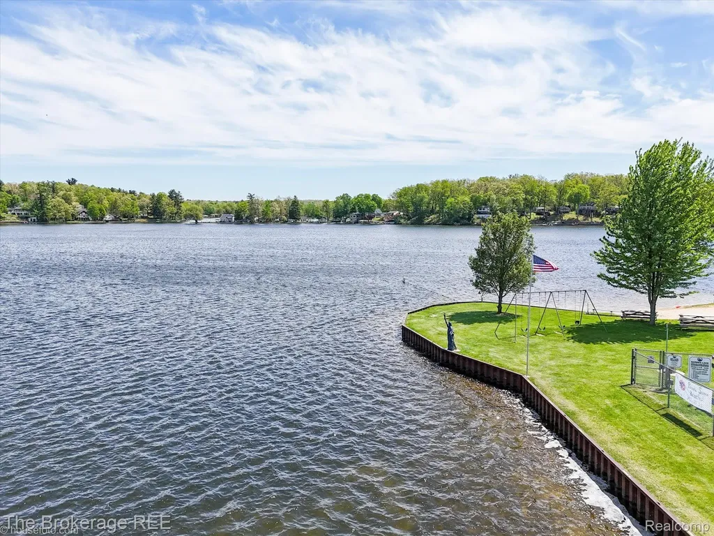 293 Hickory Place Drive Deerfield Township MI 48421