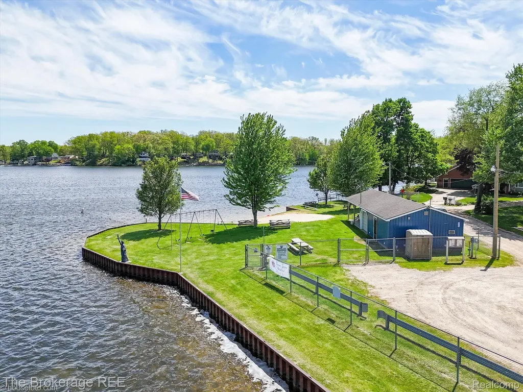293 Hickory Place Drive Deerfield Township MI 48421