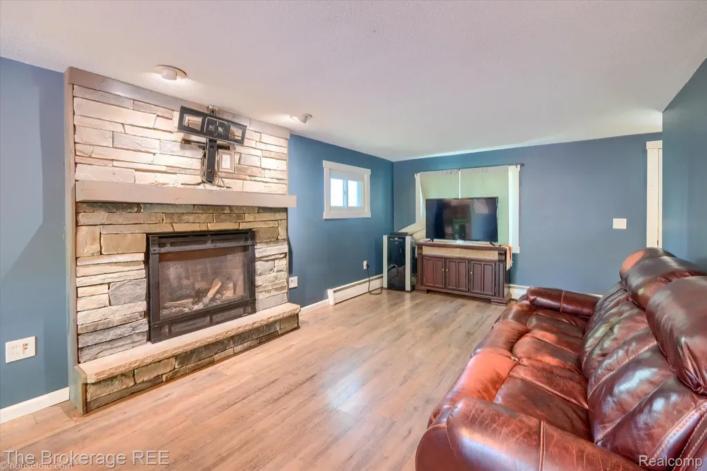 293 Hickory Place Drive Deerfield Township MI 48421