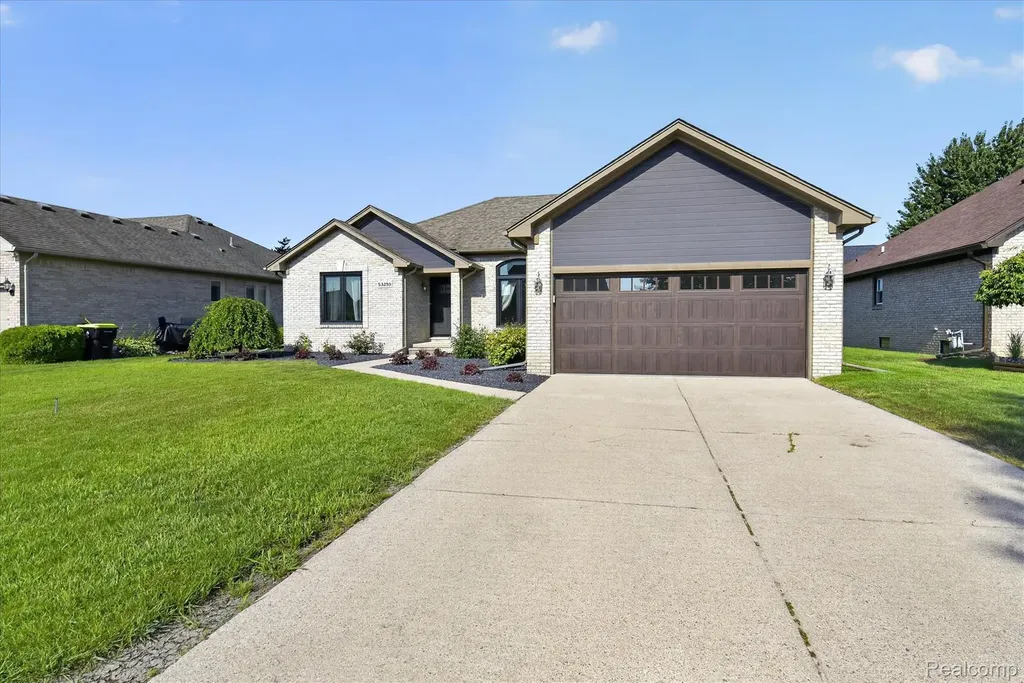 53293 Spurry Lane Chesterfield Township MI 48051