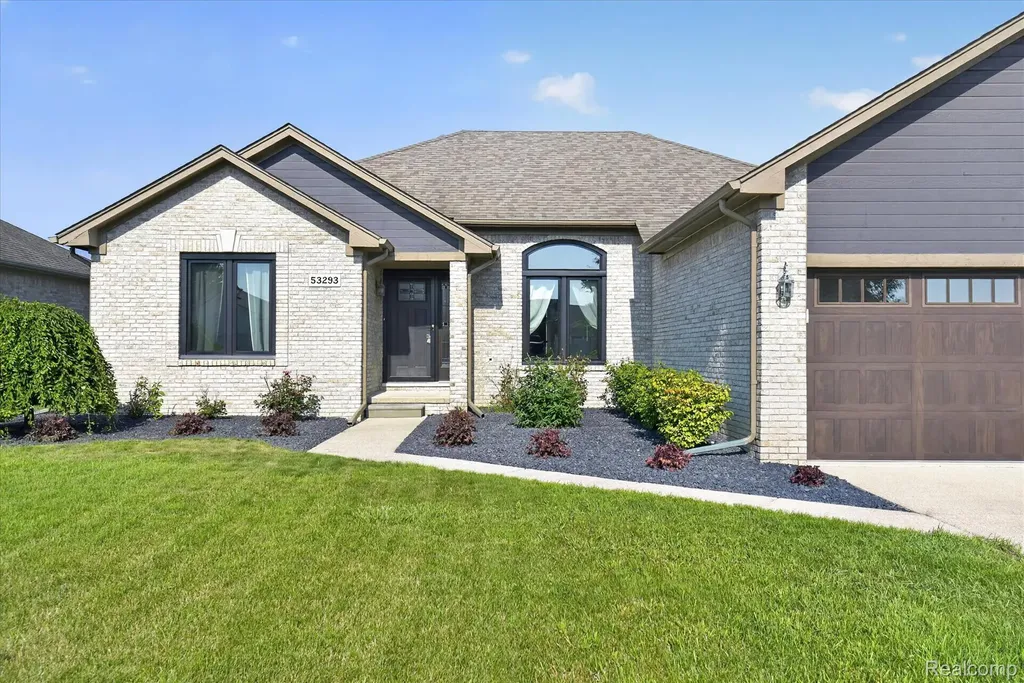 53293 Spurry Lane Chesterfield Township MI 48051