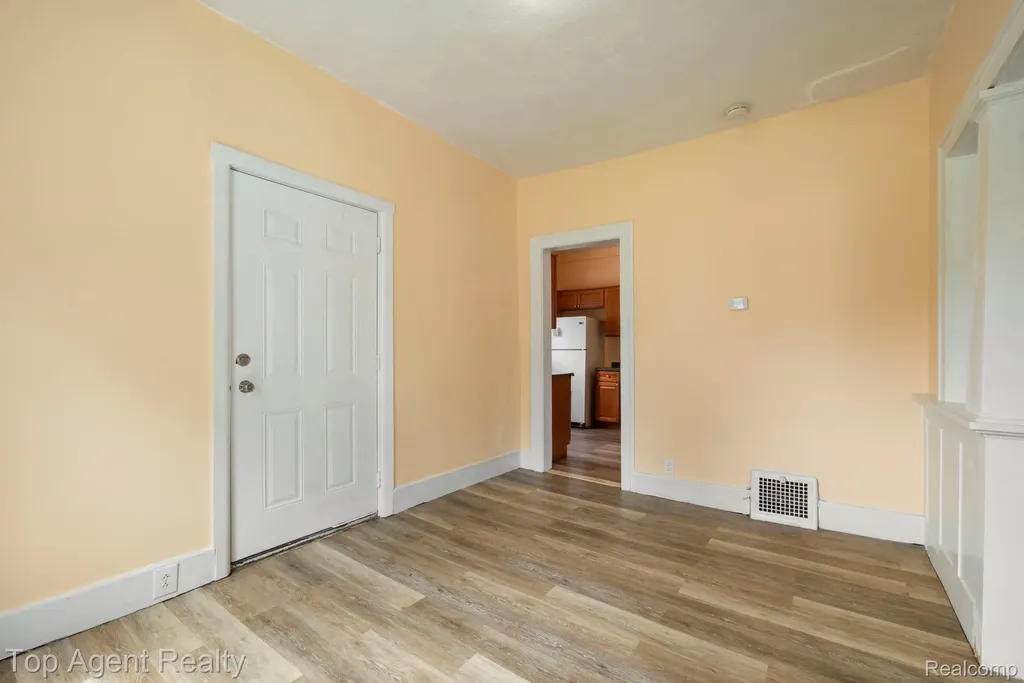 50 Henderson Street Pontiac City MI 48341