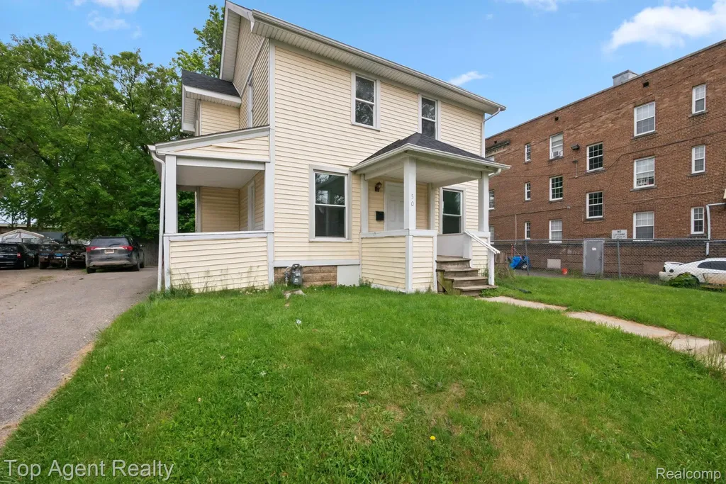 50 Henderson Street Pontiac City MI 48341