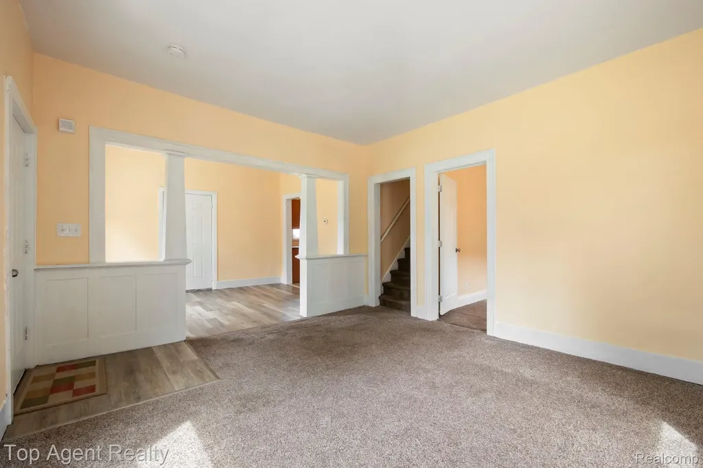 50 Henderson Street Pontiac City MI 48341