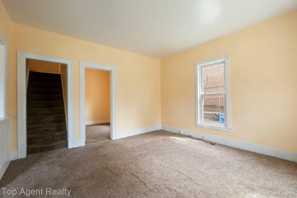 50 Henderson Street Pontiac City MI 48341