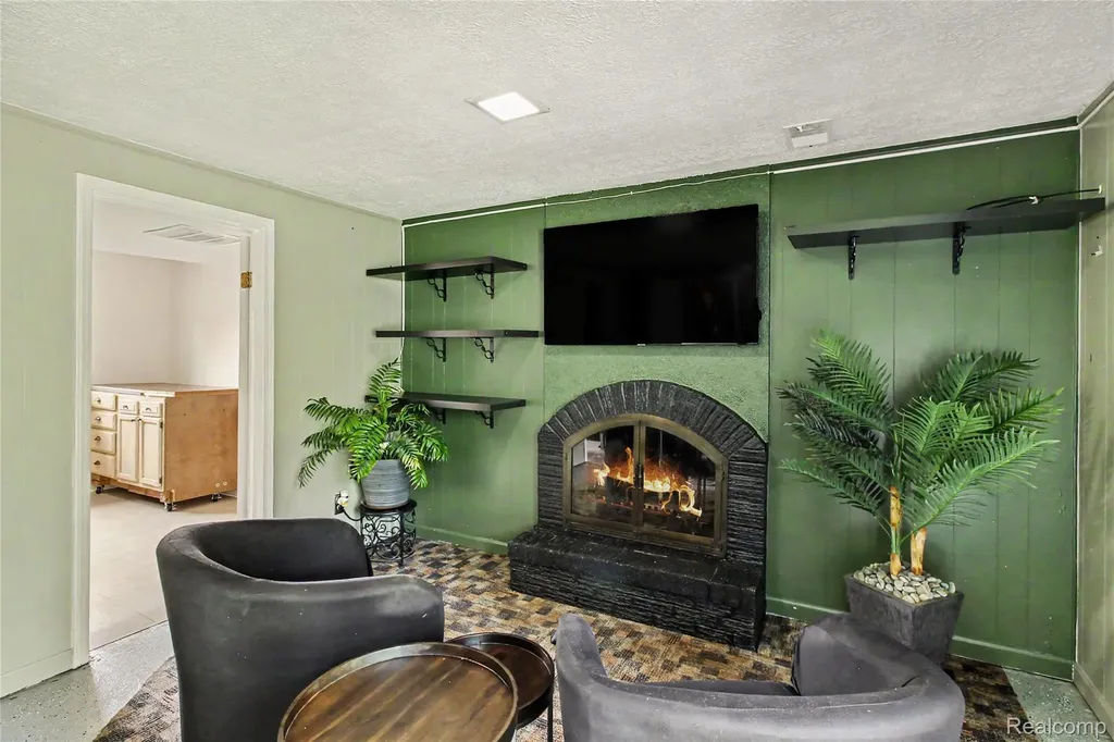 829 Holly Bush Drive Holly Village MI 48442