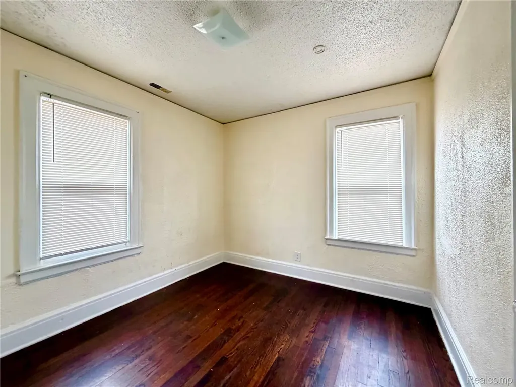 13027 Rosemary Street Detroit City MI 48213