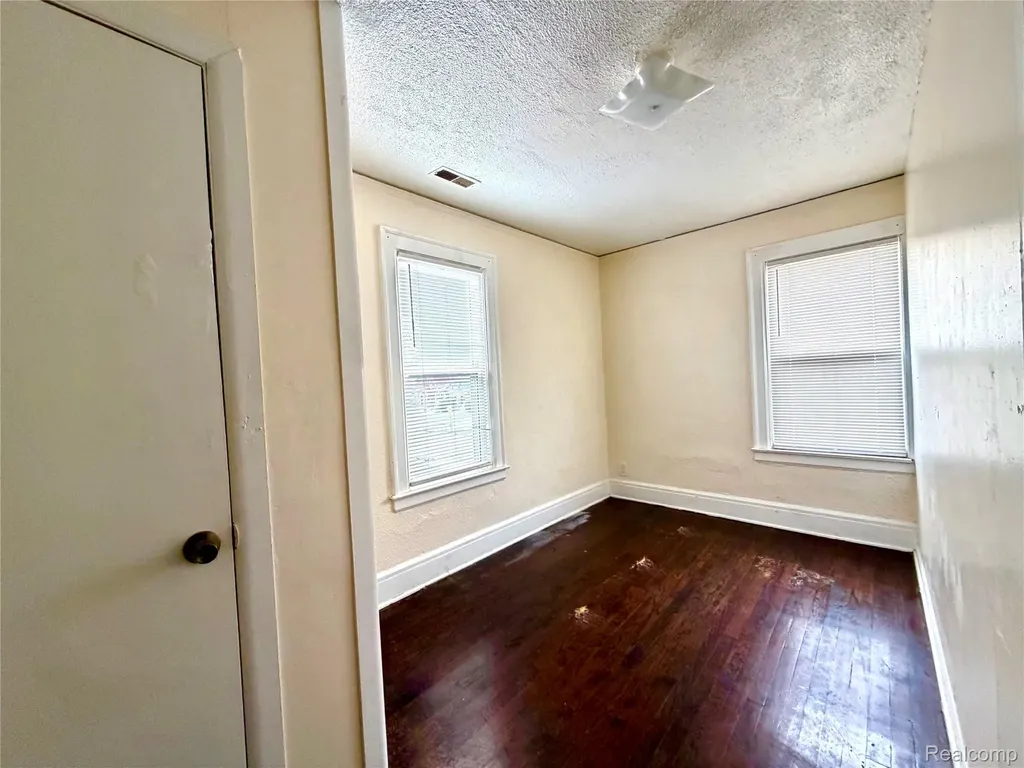 13027 Rosemary Street Detroit City MI 48213