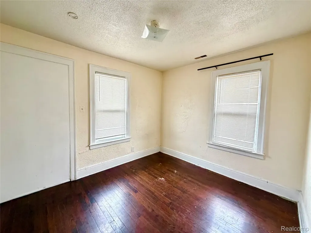 13027 Rosemary Street Detroit City MI 48213