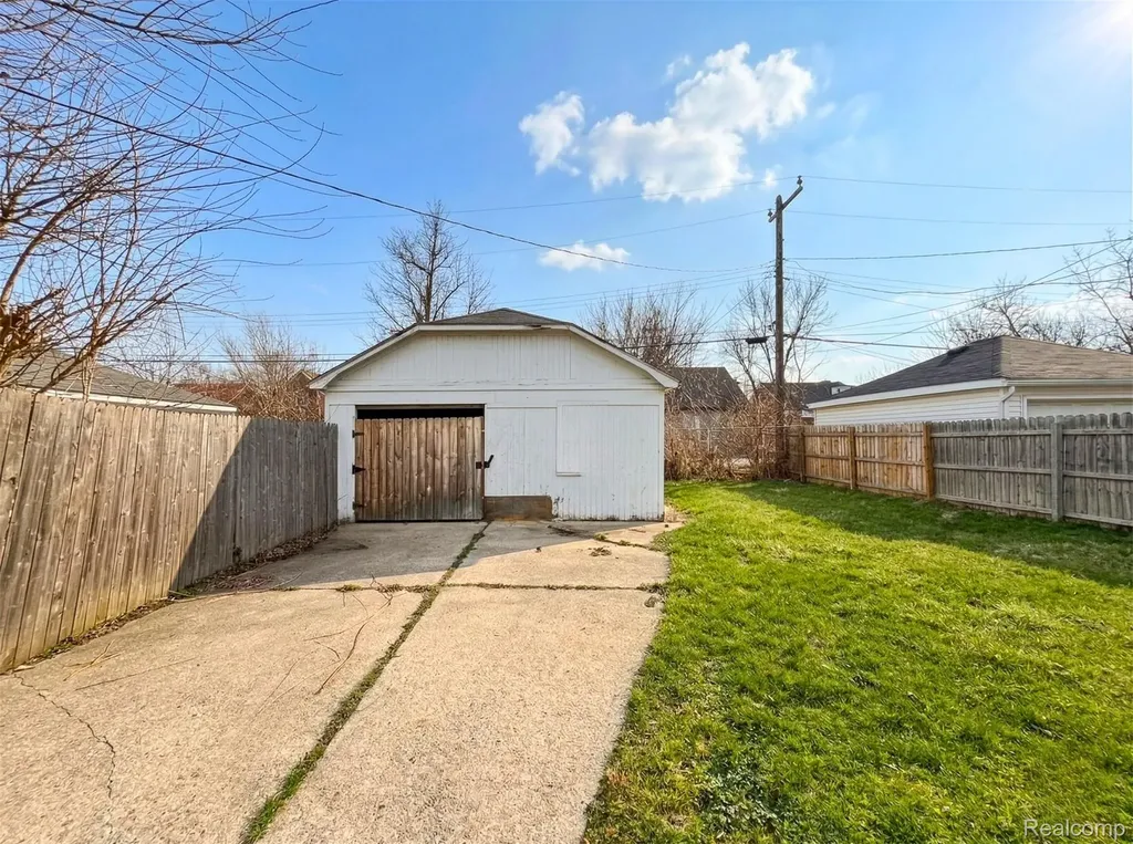13027 Rosemary Street Detroit City MI 48213