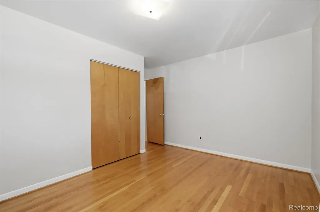 348 Sonia Avenue Madison Heights City MI 48071