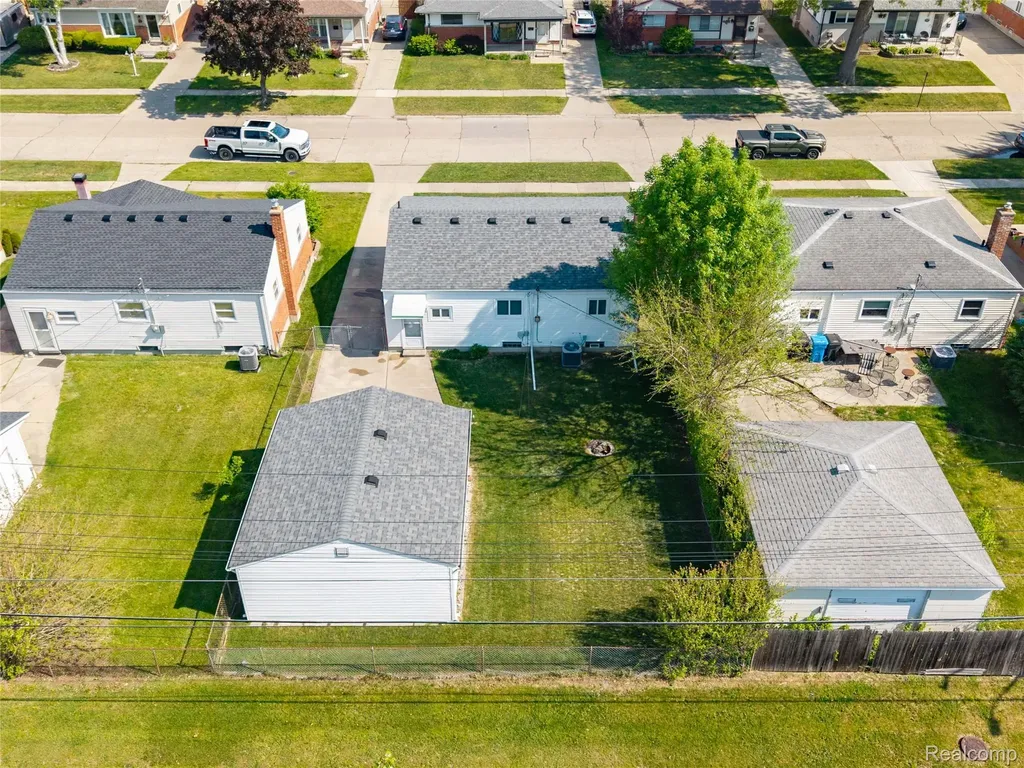 348 Sonia Avenue Madison Heights City MI 48071