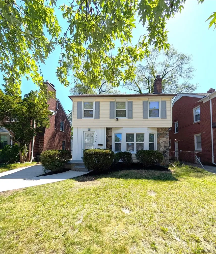 18284 Littlefield Street Detroit City MI 48235