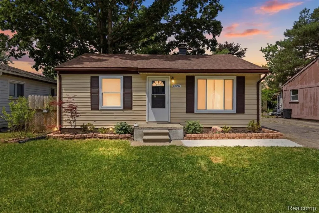 22771 Purdue Avenue Farmington Hills City MI 48336