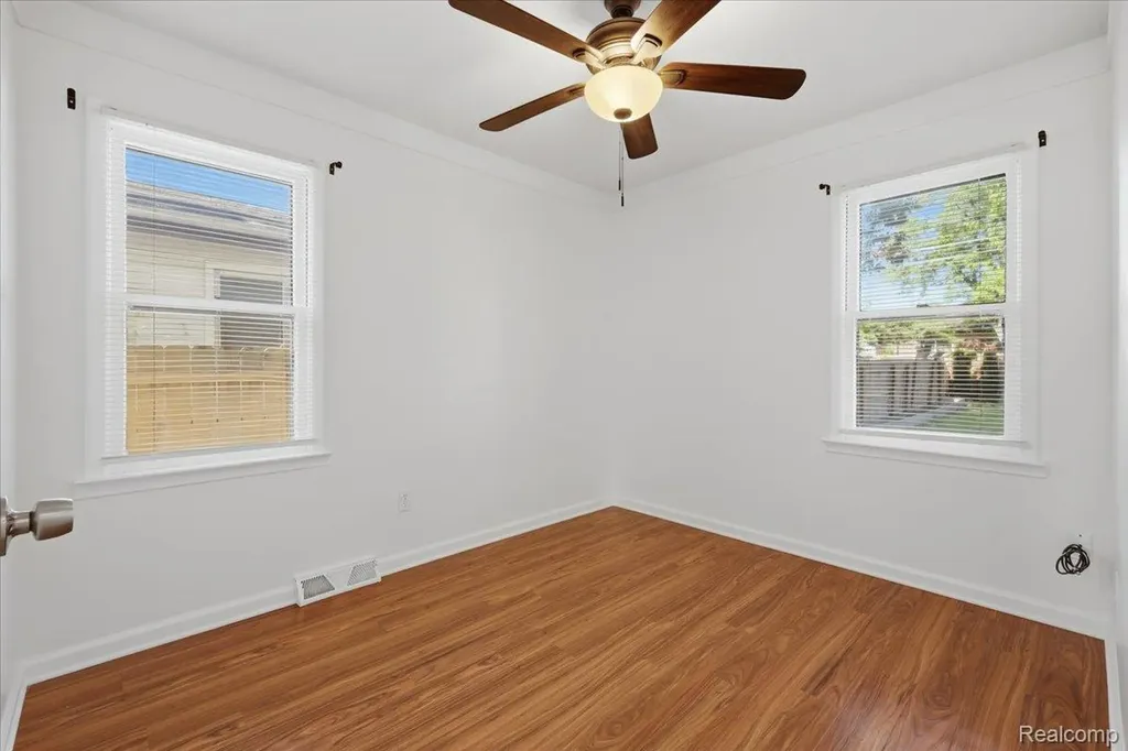 22771 Purdue Avenue Farmington Hills City MI 48336