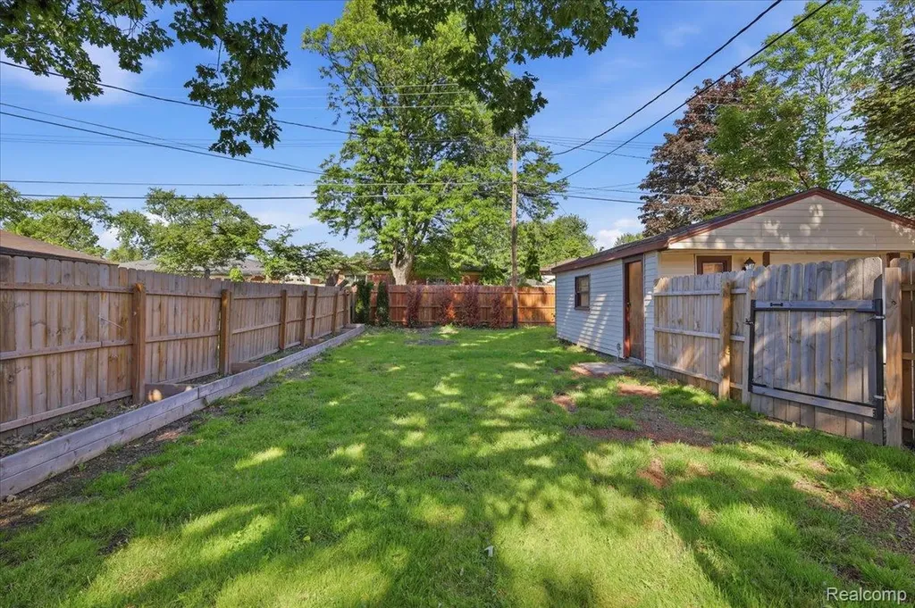 22771 Purdue Avenue Farmington Hills City MI 48336