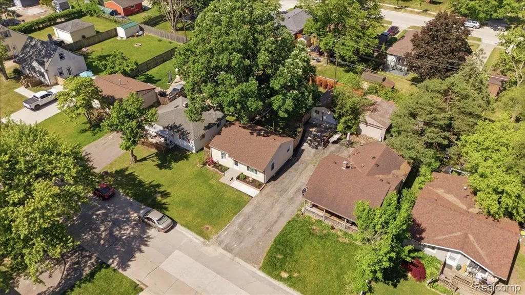 22771 Purdue Avenue Farmington Hills City MI 48336
