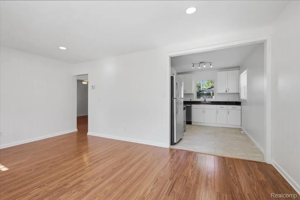 22771 Purdue Avenue Farmington Hills City MI 48336