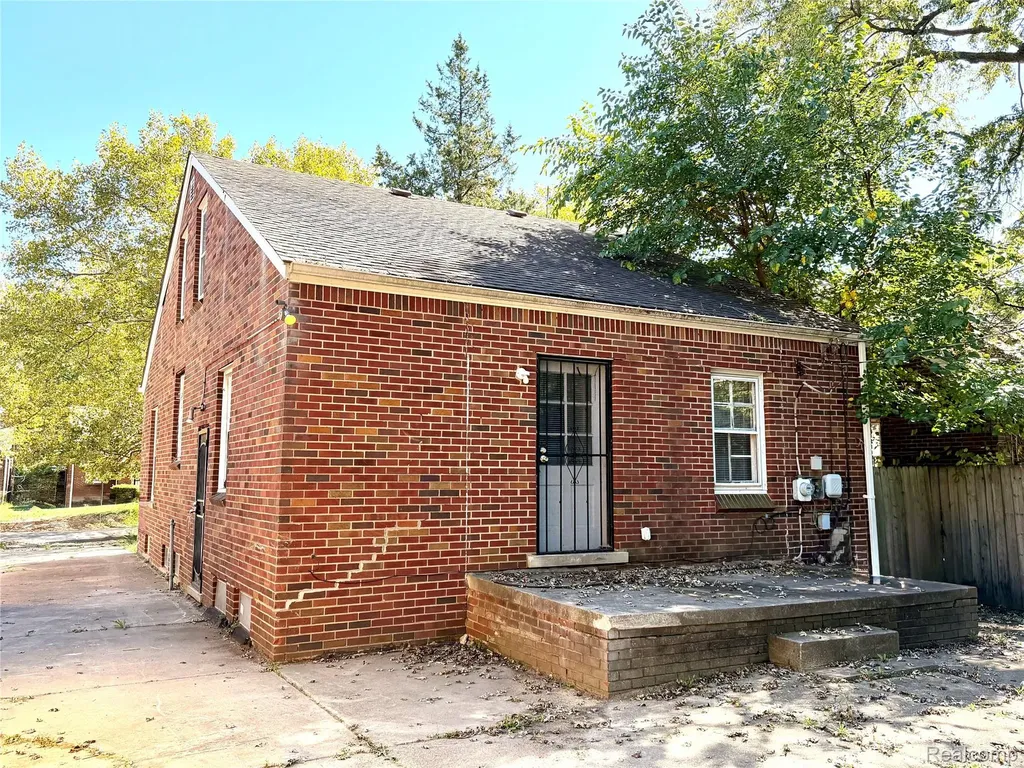 10897 Lakepointe Street Detroit City MI 48224